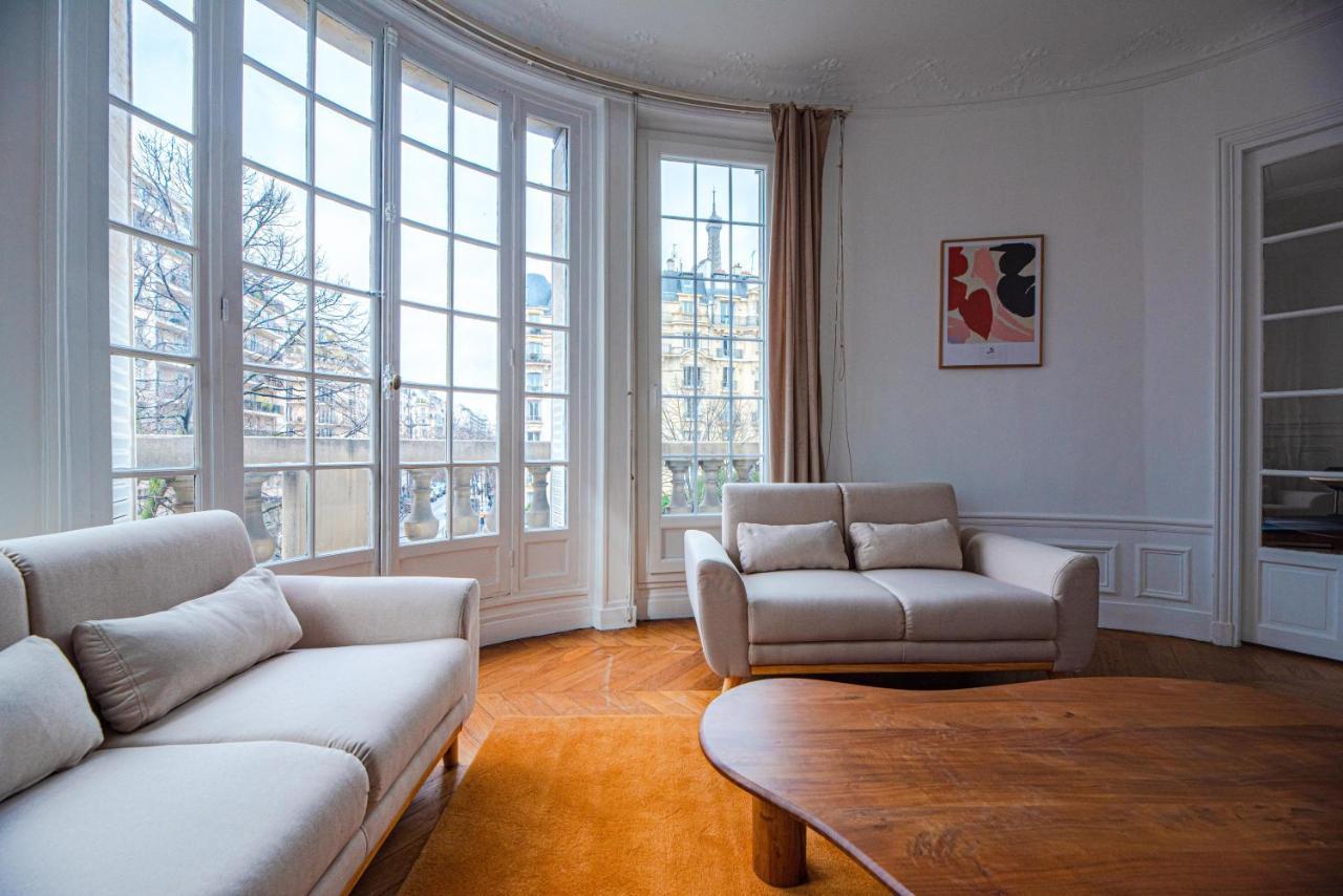 Mbm - Eiffel Tower View Appart hôtel Paris