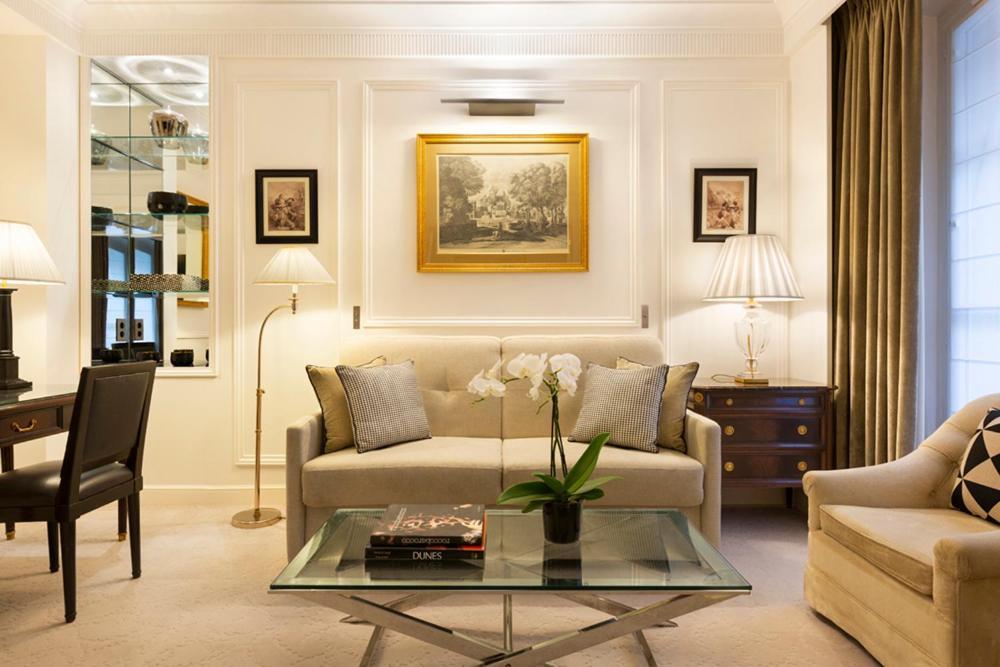 Francois 1er Hotel 4*