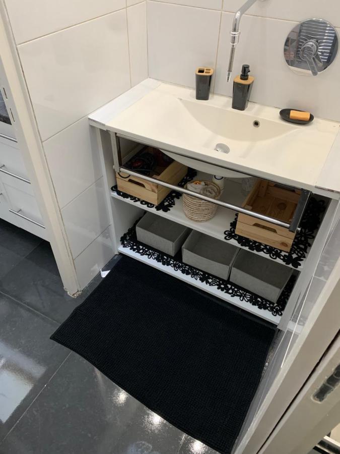 - 18 Apartment Paris