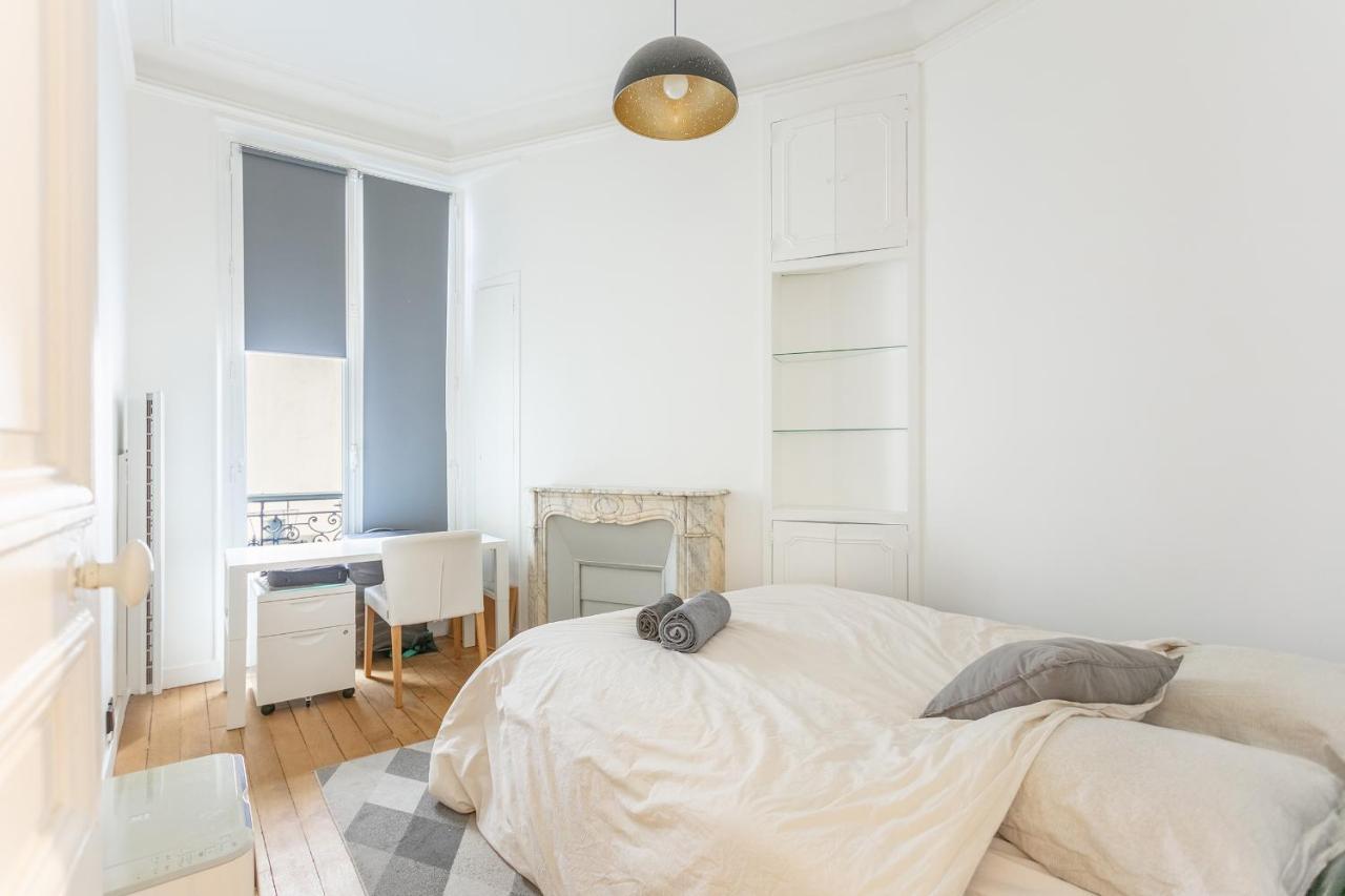 80m2 Derriere Avenue Montaigne 8eme Apartment Paris