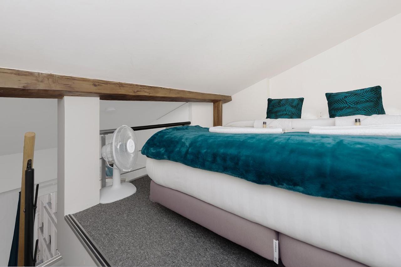 Pres Des Champs-elysees Apartment *