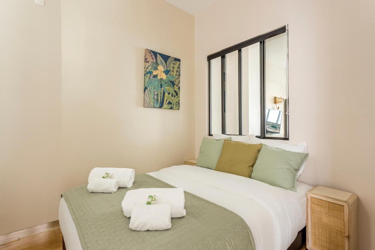 Design Et Confort Near Champs Elysees Apartment