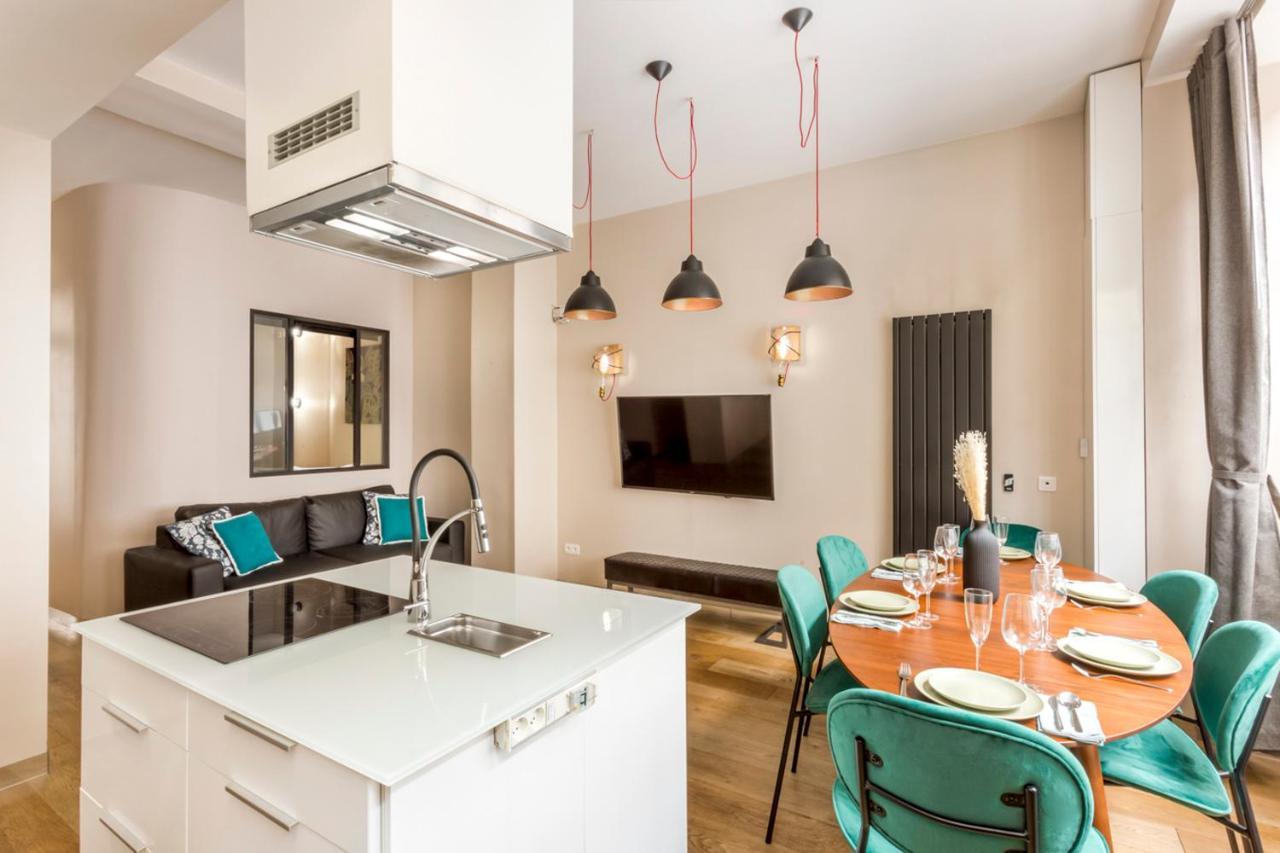 Apartment Design Et Confort Near Champs Elysees Paris