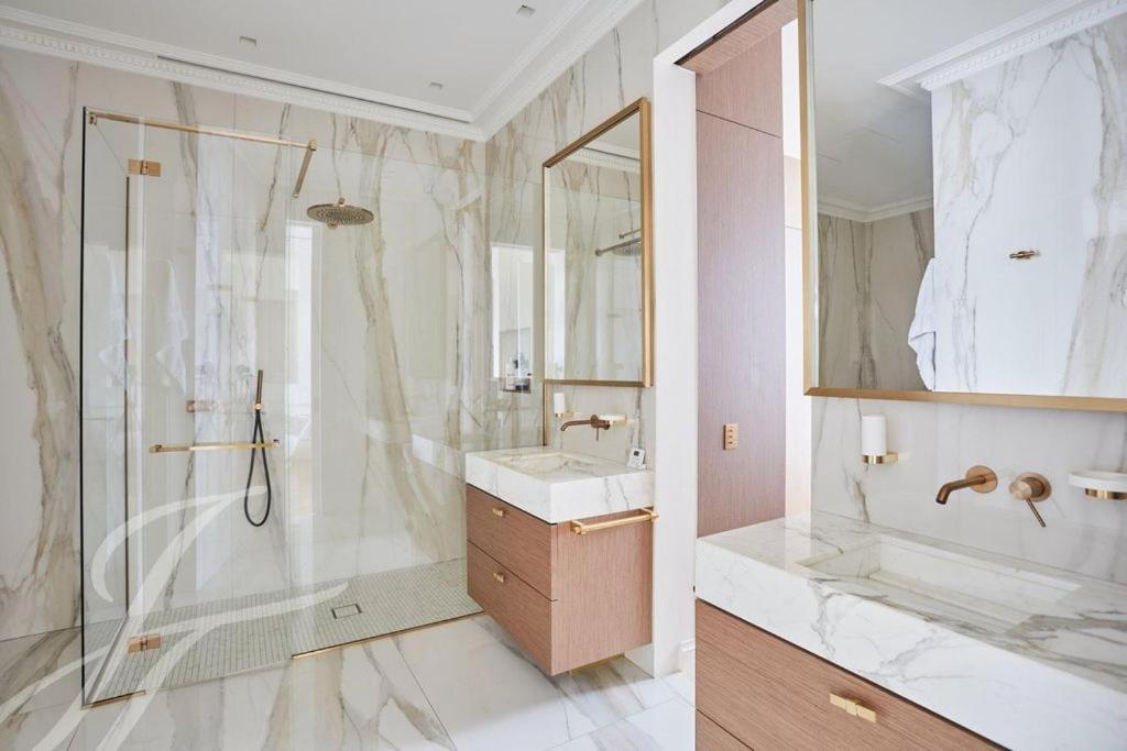 Apartment Luxury Eiffel Tower In Paris
