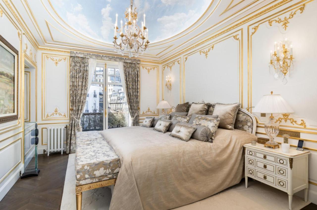 Luxury Eiffel Tower In