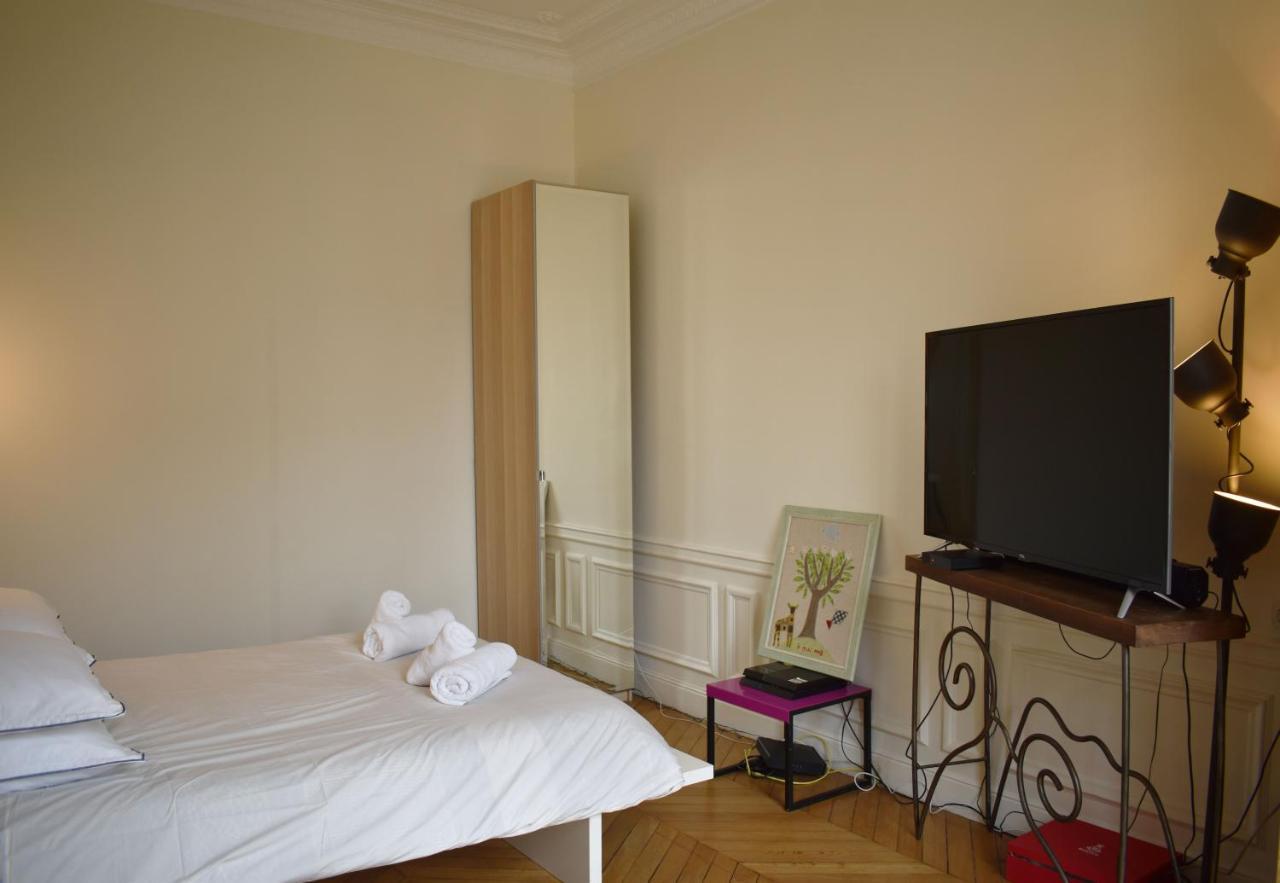 Parc Monceau Apartment Paris