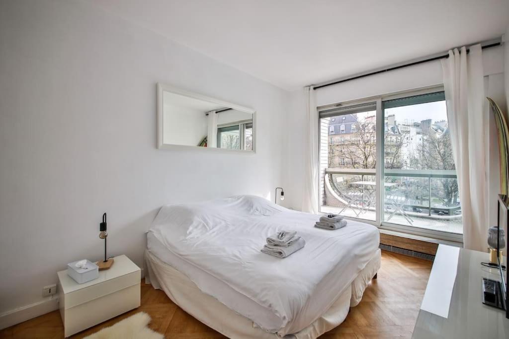 Apartment Appart 4pers#trocadero#terrasse#chill *