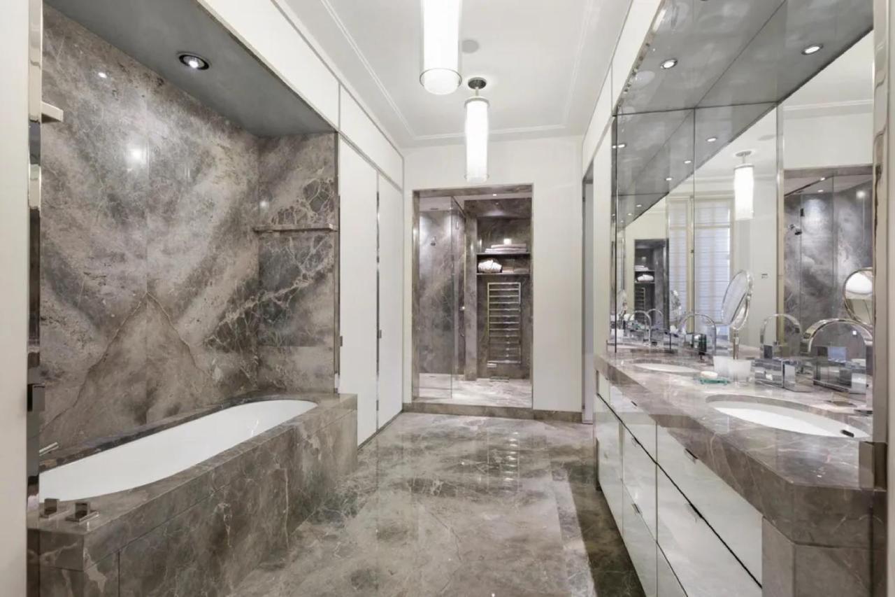 Exceptional Duplex Bathed In Sunshine * Paris