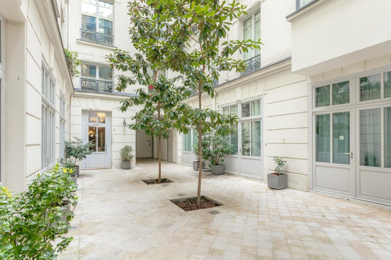 Apartment 80m2 Derriere Avenue Montaigne 8eme
