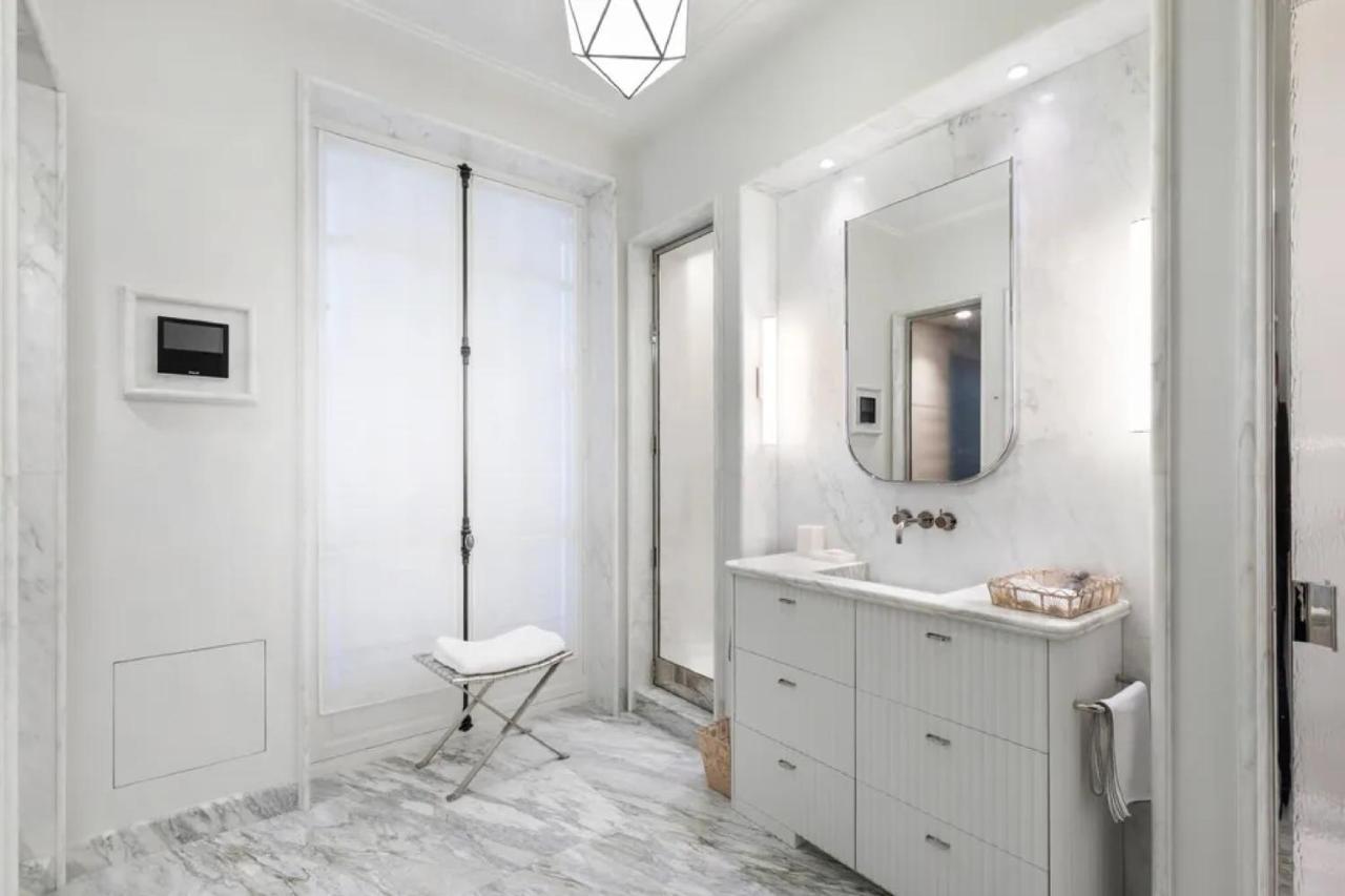 Exceptional Duplex Bathed In Sunshine