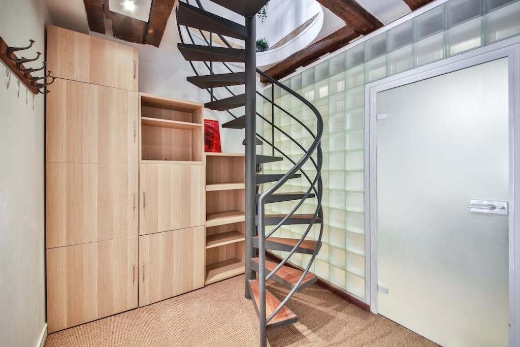 Typical Parisian Duplex#4pers#le Marais Apartamento
