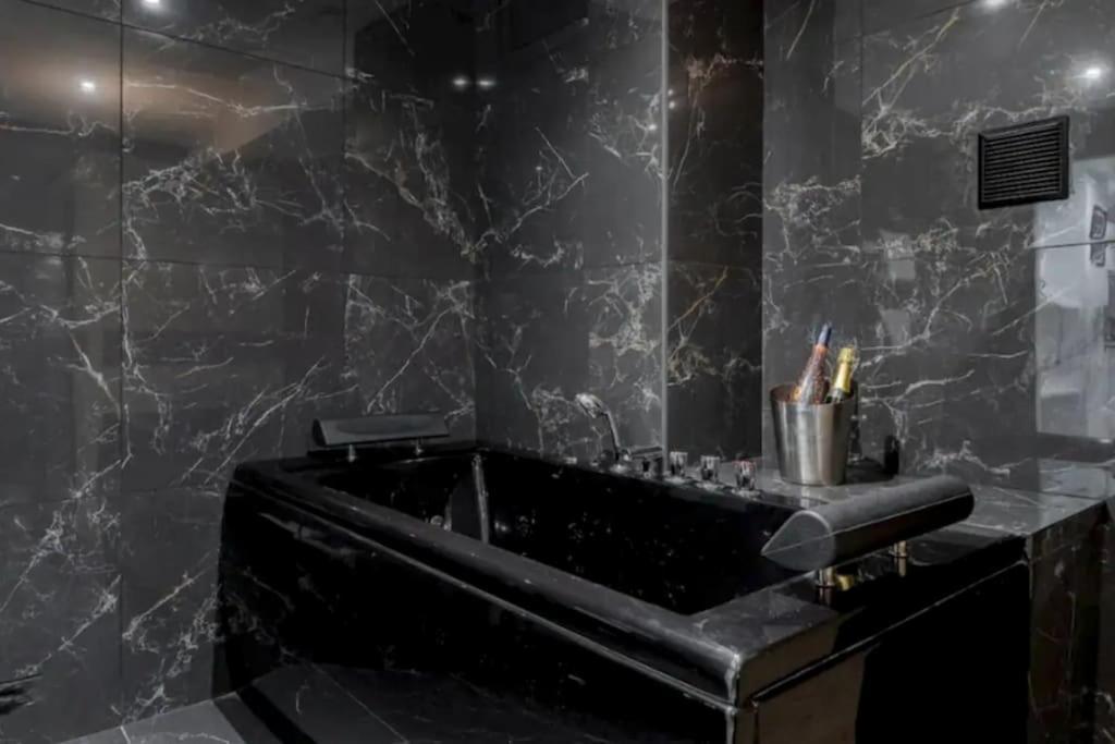Magnifique Avec Sauna Et Jacuzzi Apartment Paris