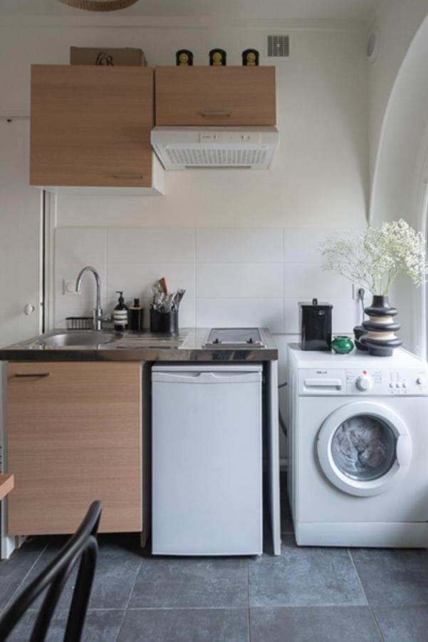 Bright Studio Near The Center Of Apartment *
