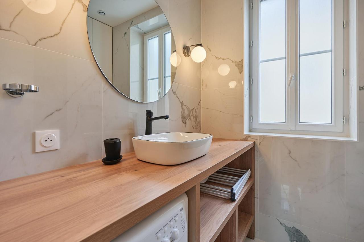 Center Of By Prestige * Paris