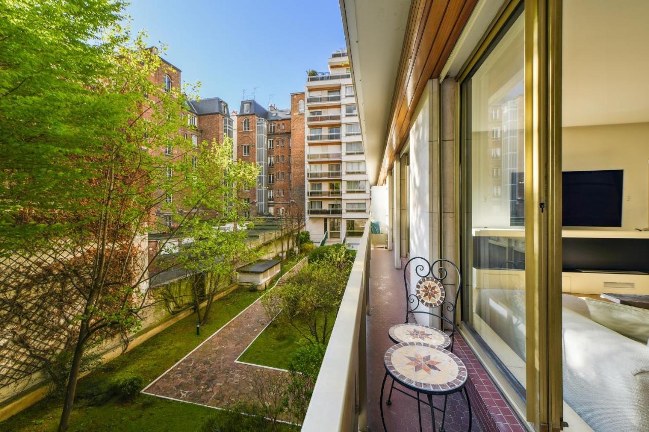 Bright With Balcony For 5 In By Weekome Apartment *