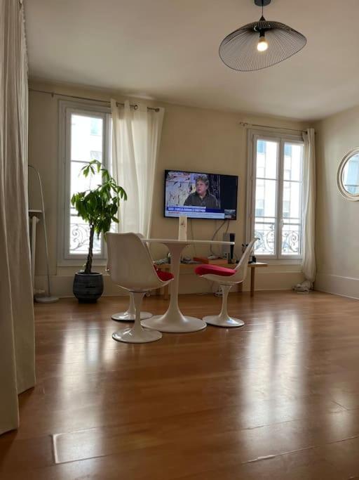 Amazing 1 Bedroom, 30sec From Arc De Triomphe *