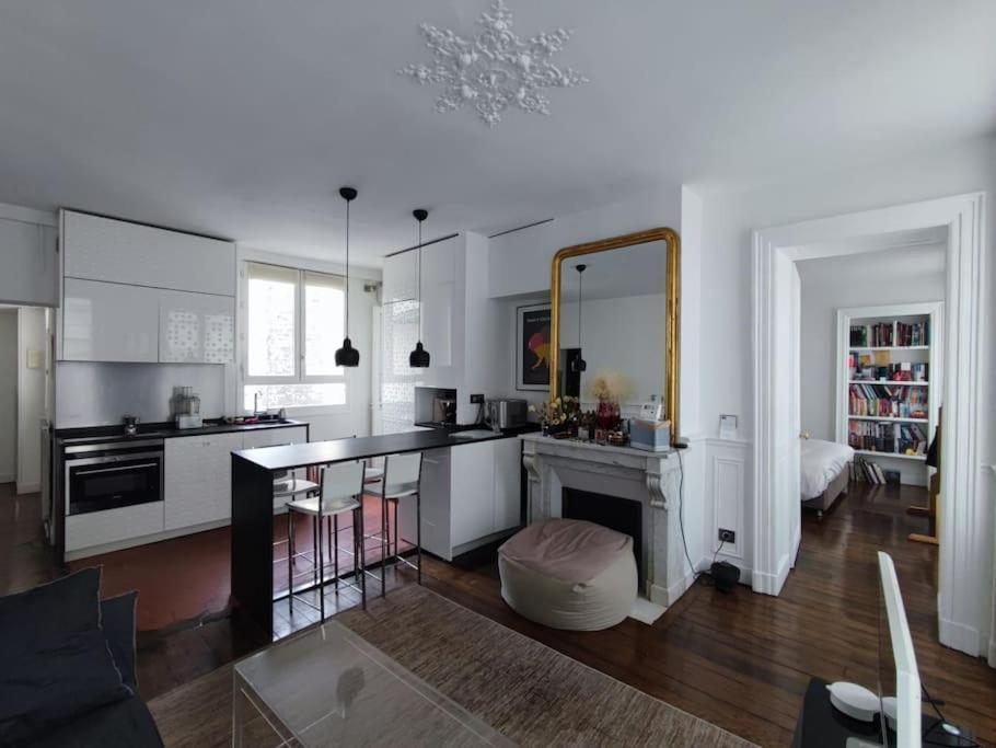 Air Conditioning Stylish Apartment