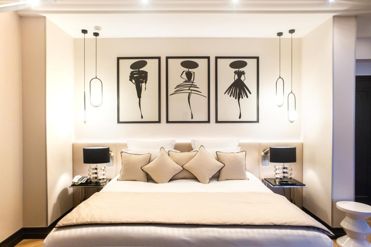 Hotel Dress Code Paris