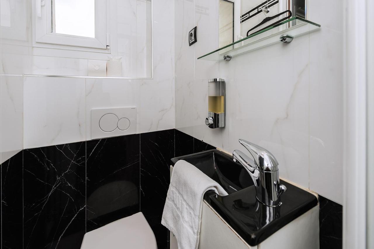 Pres Des Champs-elysees Apartment Paris