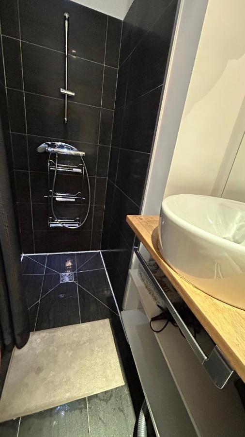 Au 2 Eme Etage 2 * Paris