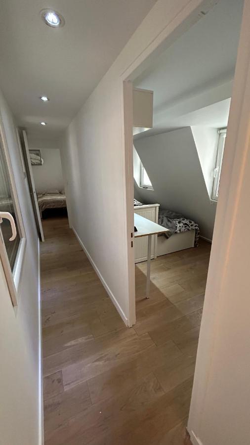 Au 2 Eme Etage 2 * Paris