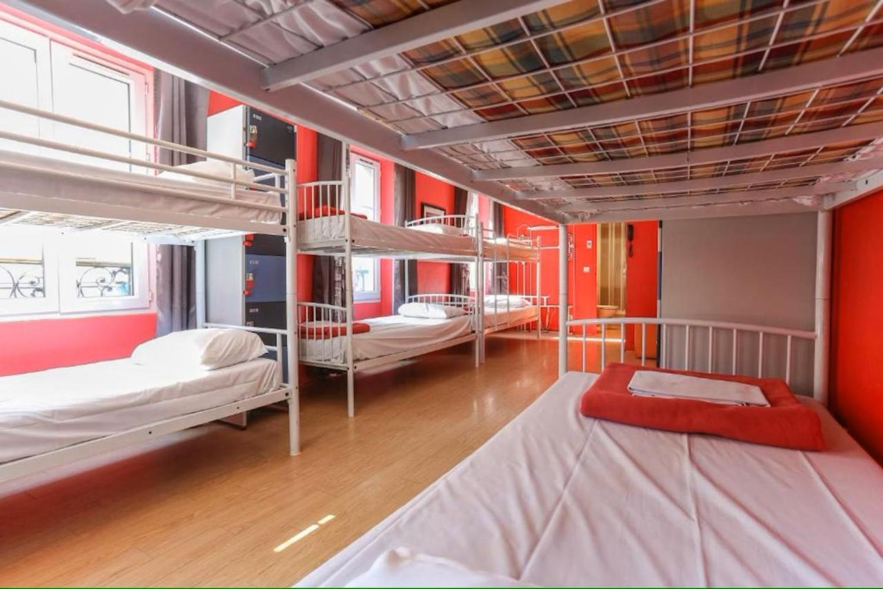 Albergue Le Village Montmartre By Hiphophostels *