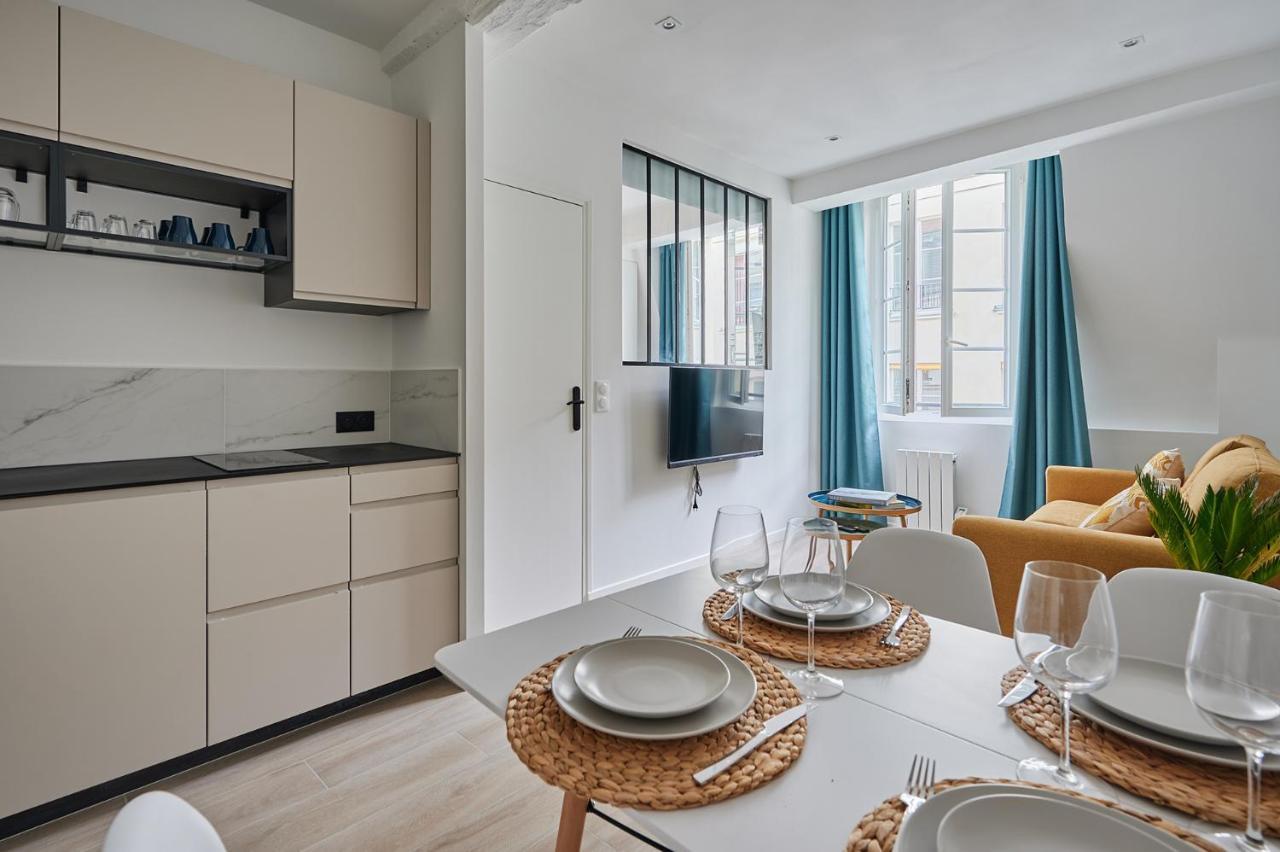 Center Of By Prestige * Paris
