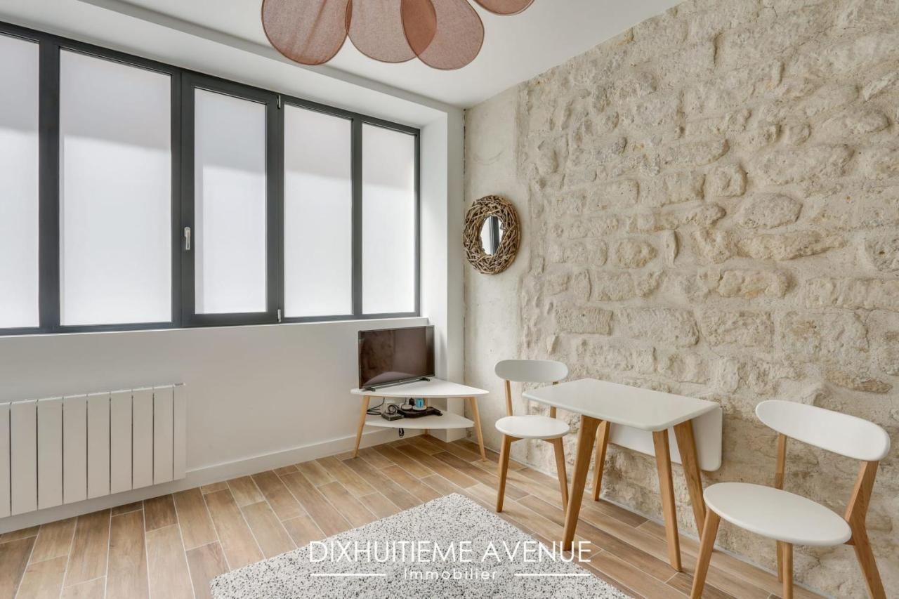 Nice 25m Very Bright Near Montmartre Apartment