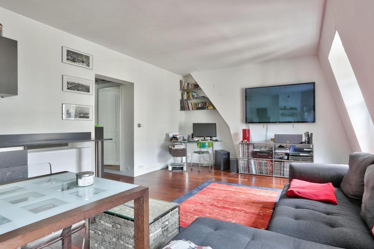 Spacious In The Heart Of The Batignolles District Apartamento