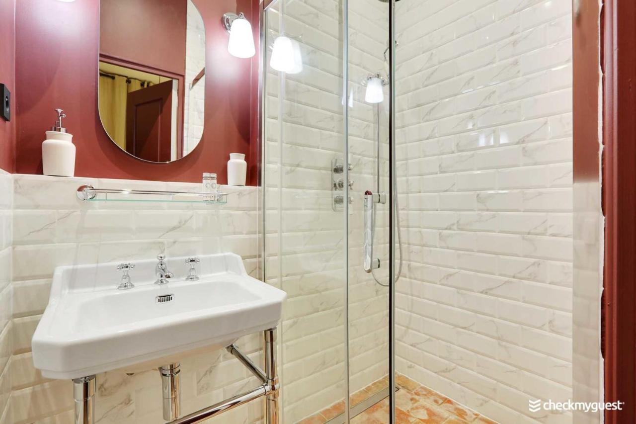 One-of-a-kind Spacious In Le Marais