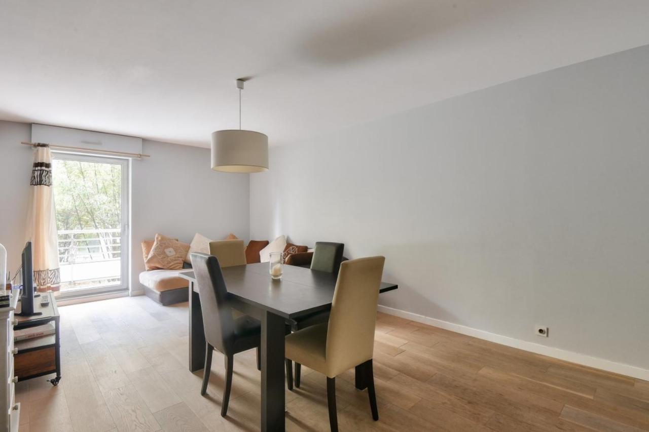Spacious And Bright - 14 Apartment *