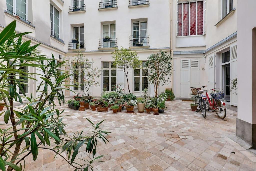 Apartment Design In Le Marais *