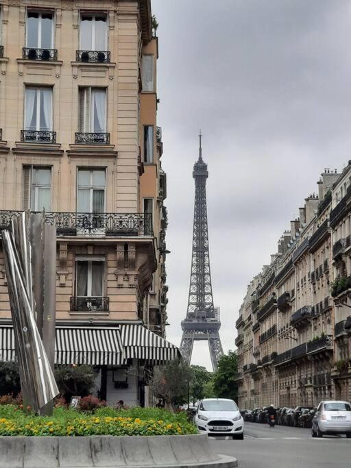 Studio 9m2 Tour Eiffel A Pied ! *