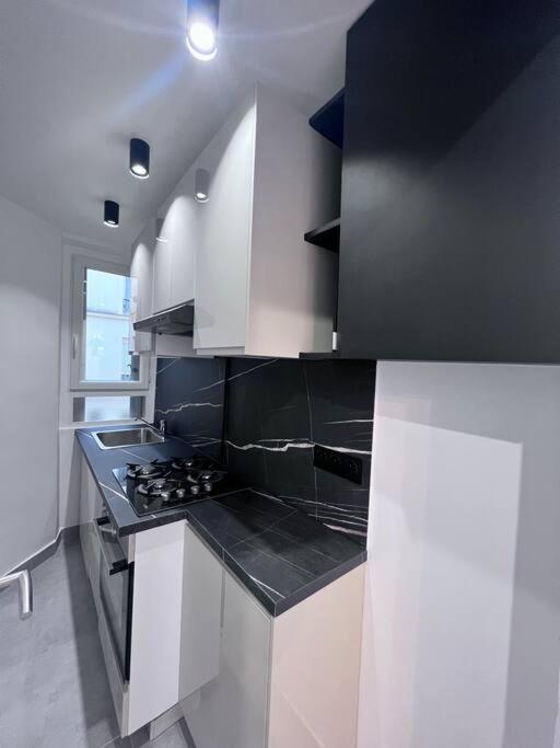 18 - 6p - 2br - Cosy Moderne Equipe Appartement