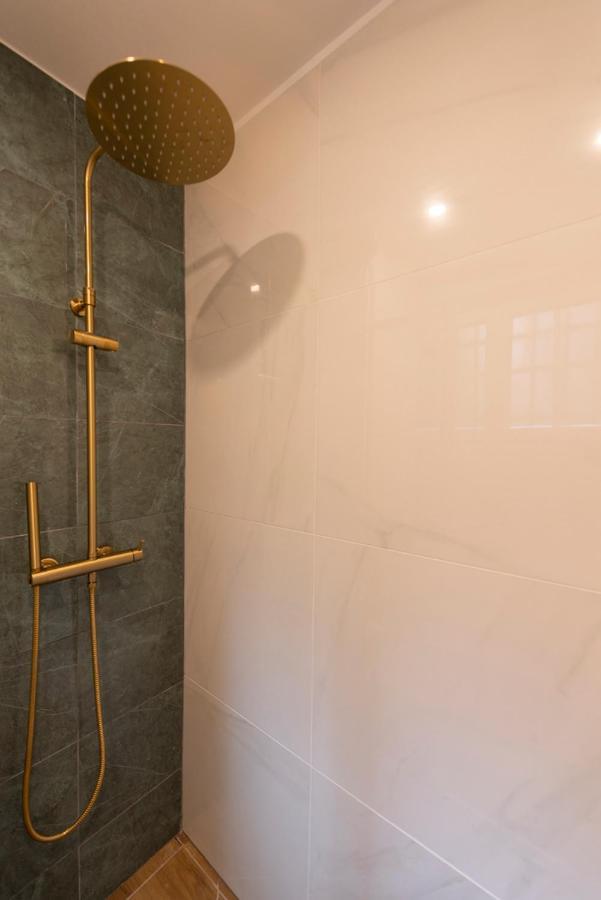 Au Pied De La Tour Apartment