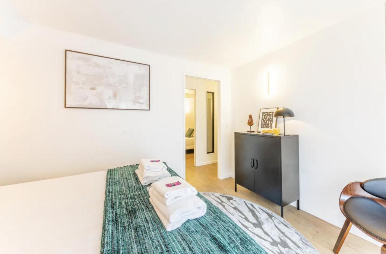 Superb In The Heart Of The 2nd District Of 8p3b Apartment Paris