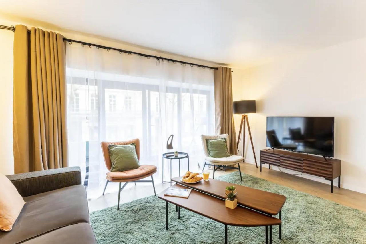 Superb In The Heart Of The 2nd District Of 8p3b Apartment Paris