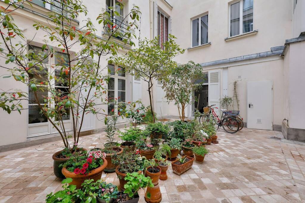 Design In Le Marais Apartment Paris