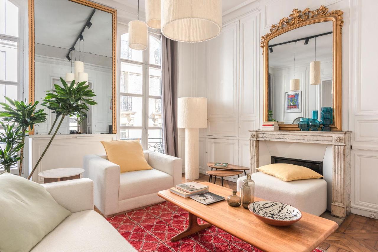 Outstanding Parisian Flat In Heart Of Center Paris