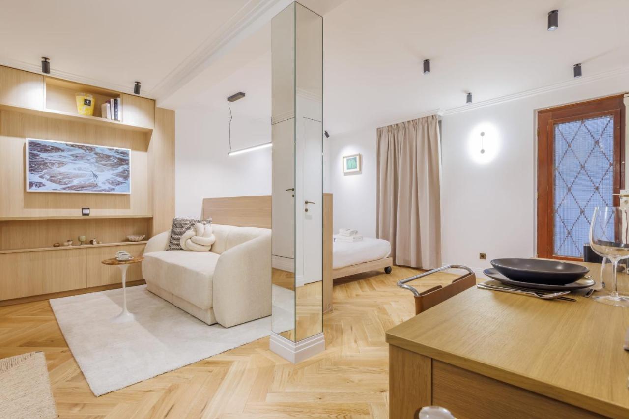 Superb Studio 2p 17eme Appartement