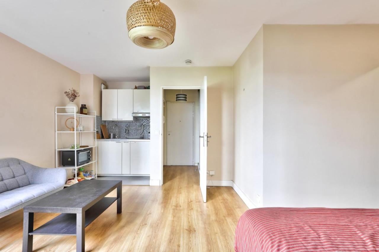 Appartement For 2 People In La Villette *
