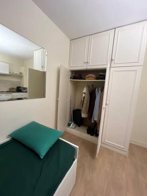 Appartement Studio Vue Tour Eiffel *
