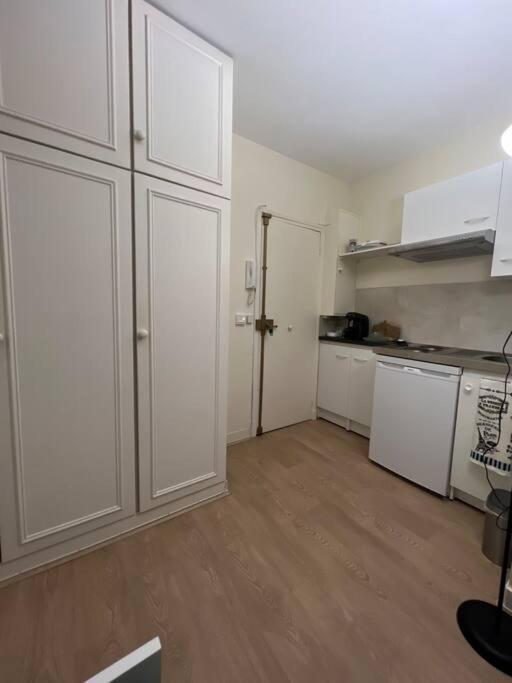 Appartement Studio Vue Tour Eiffel Paris
