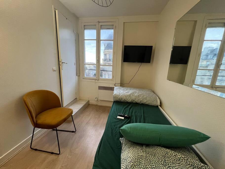 Appartement Studio Vue Tour Eiffel Paris