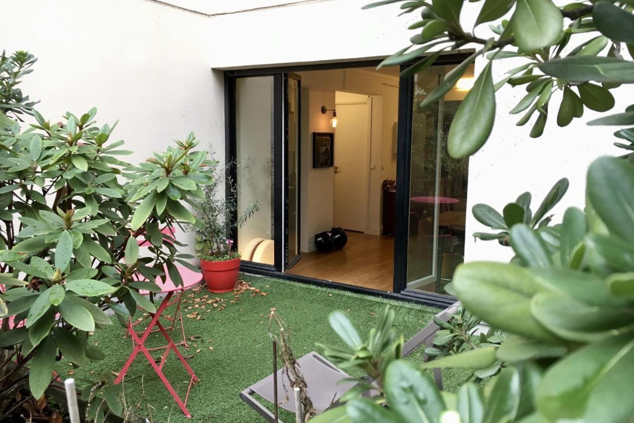 With Garden Near Montmartre *