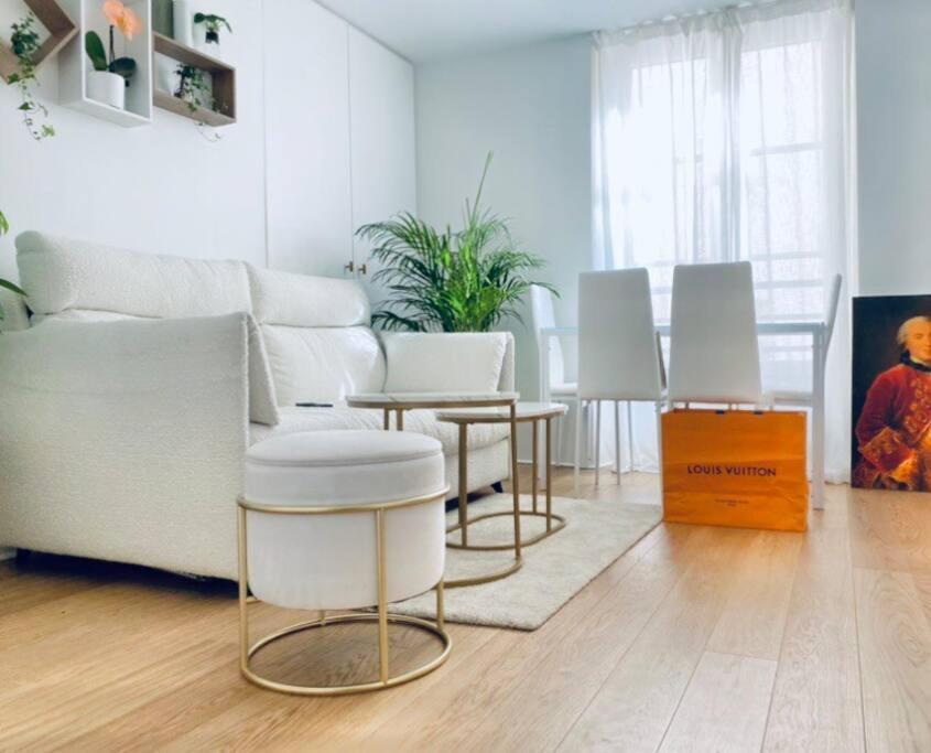 Center Of - Elegant In Highly Secured Area Appartement Paris