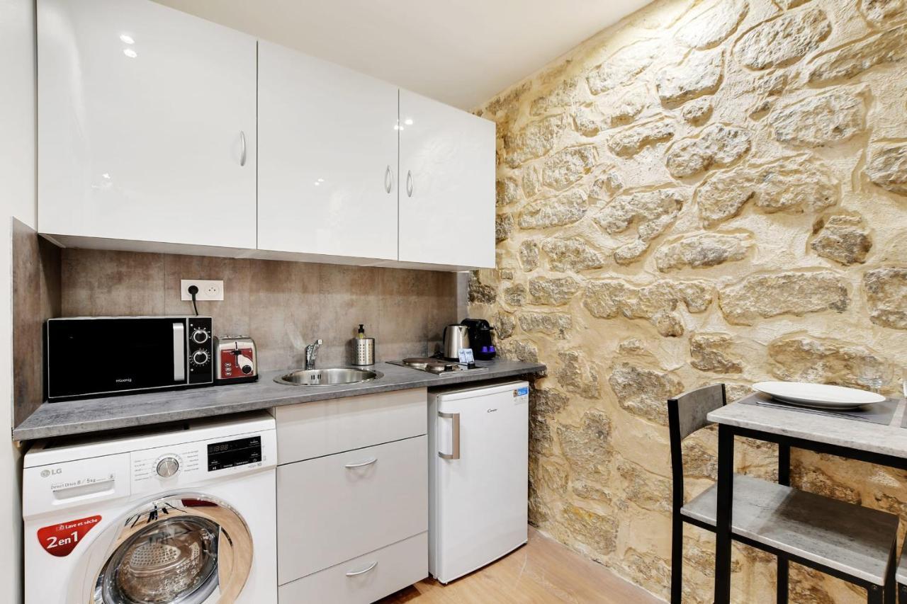 Freshly Renovated In The Heart Of Paris