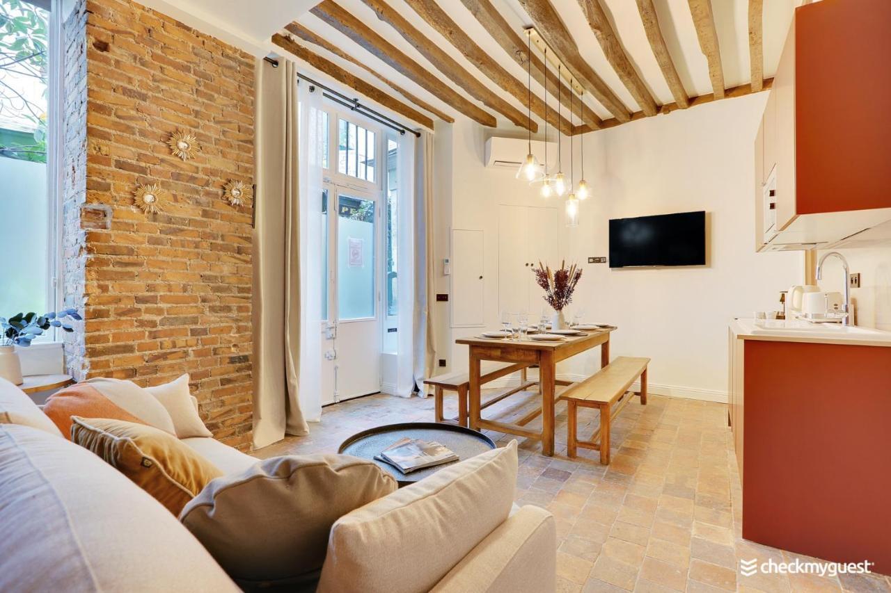 One-of-a-kind Spacious In Le Marais *