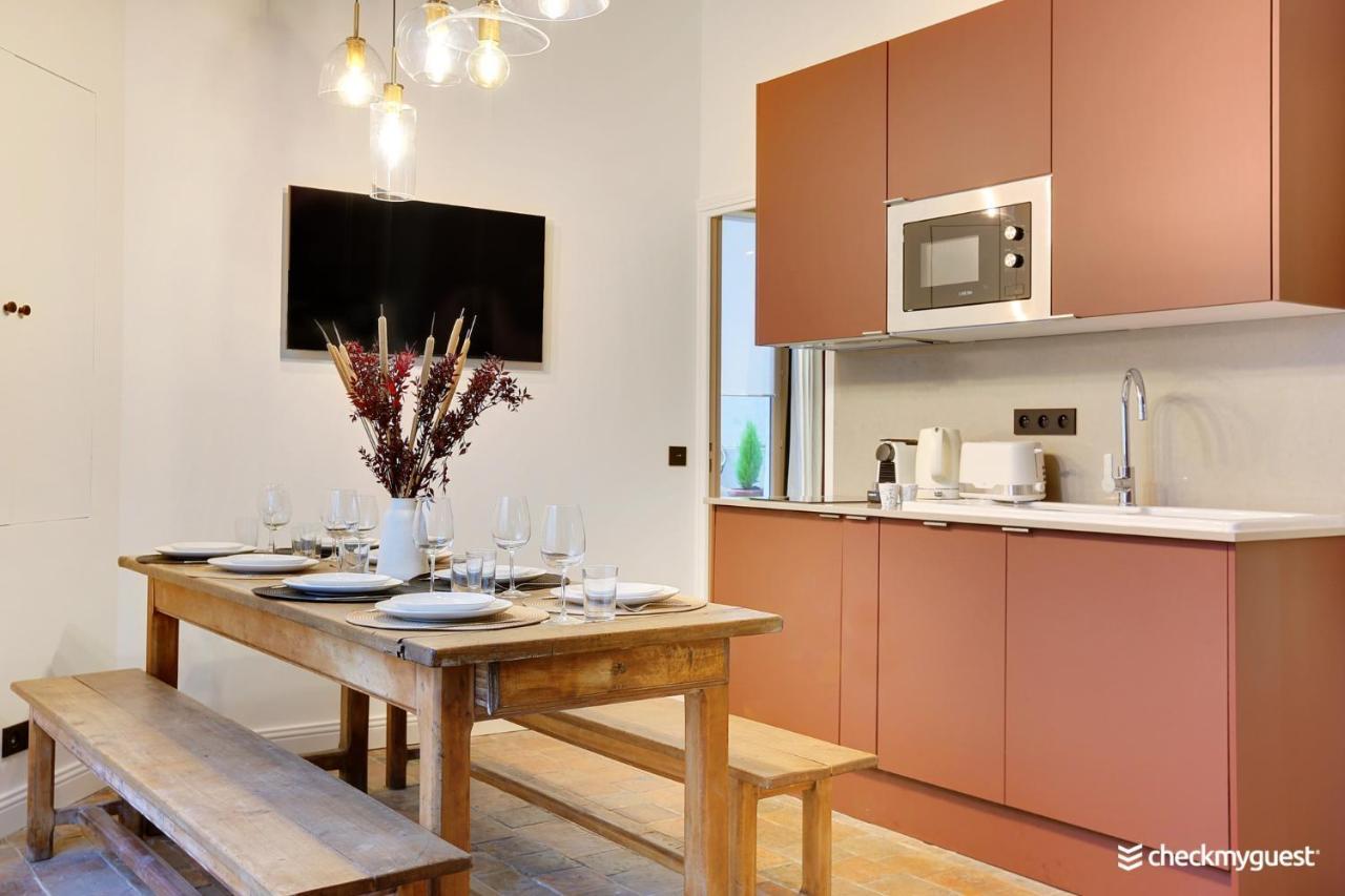 One-of-a-kind Spacious In Le Marais Apartment Paris