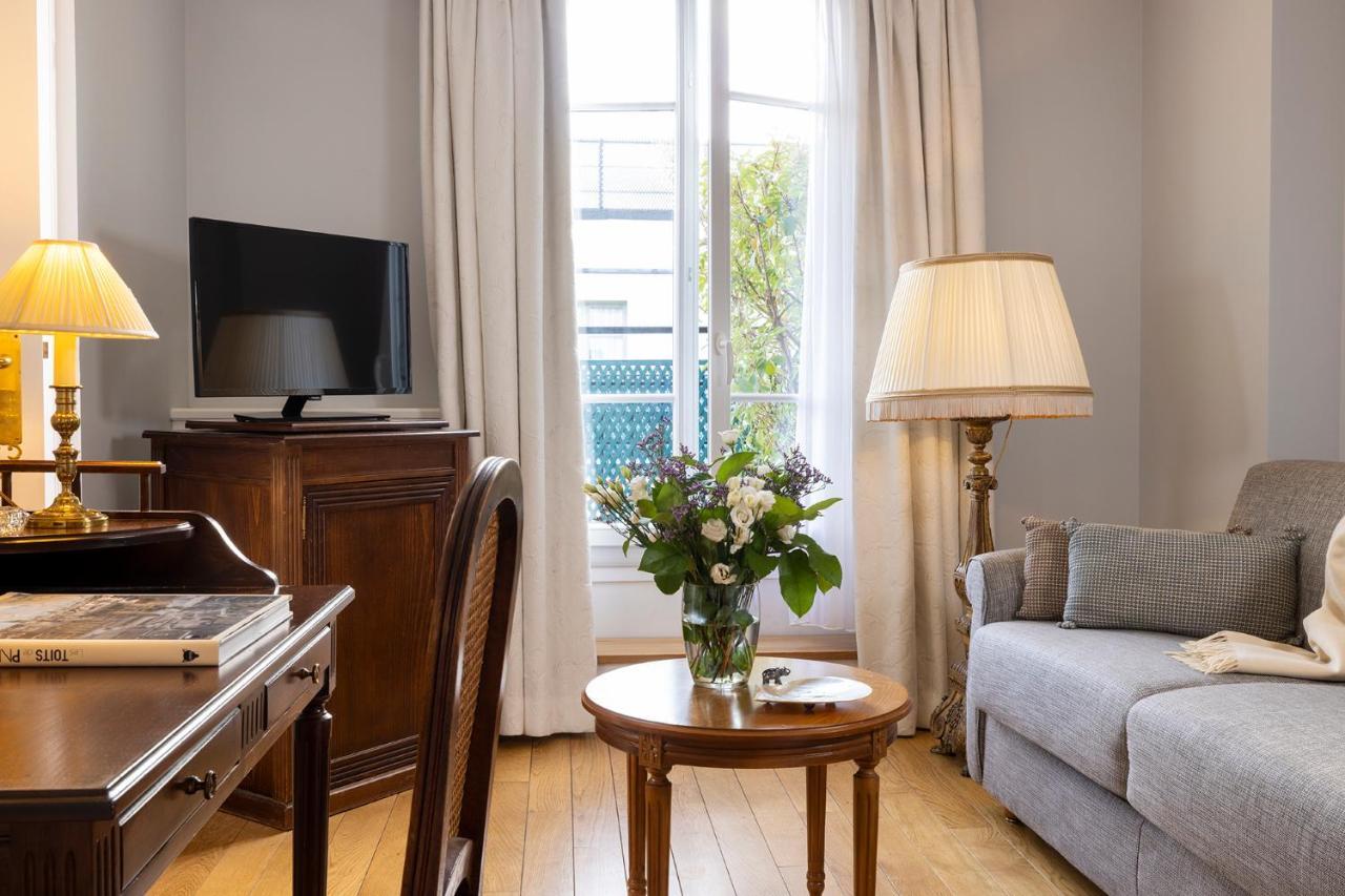 Le Littré 4*